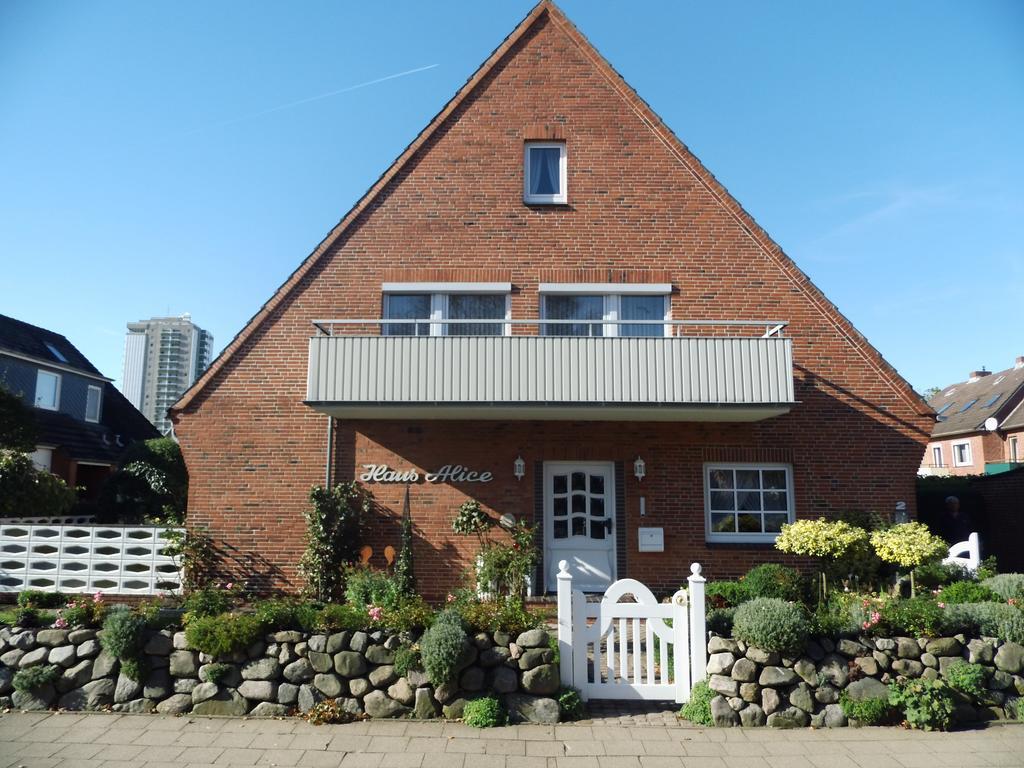 Pension Alice Busum Bagian luar foto