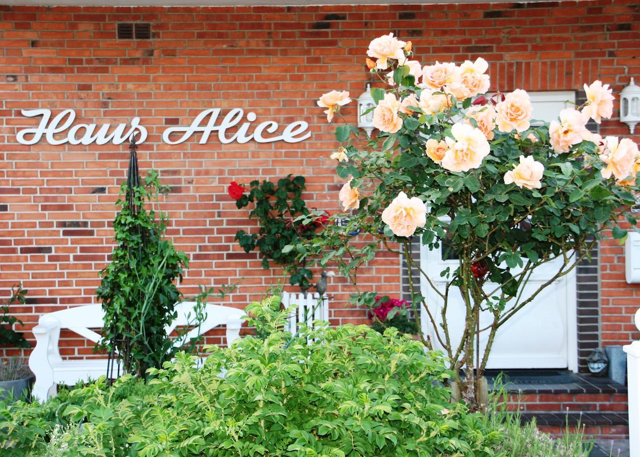 Pension Alice Busum Bagian luar foto